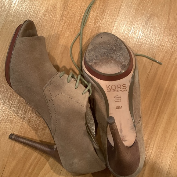 KORS by MICHAEL KORS Women Heels Size 10 - Picture 3 of 4